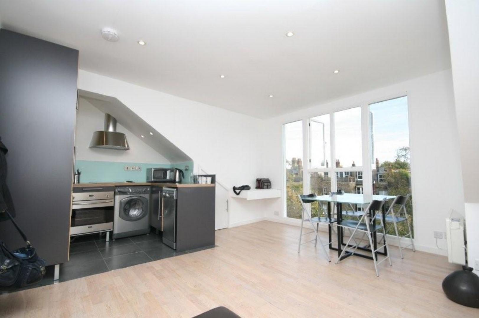 			FANTASTIC APARTMENT, 1 Bedroom, 1 bath, 1 reception Flat			 Primrose Gardens, BELSIZE PARK